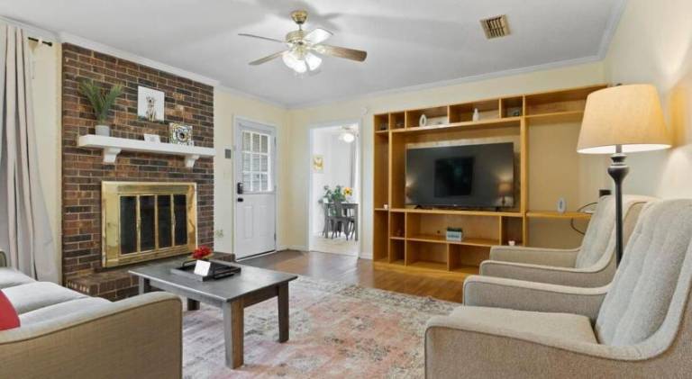 Large Fenced Yard near Midtown- Shamrock Stay in Montgomery