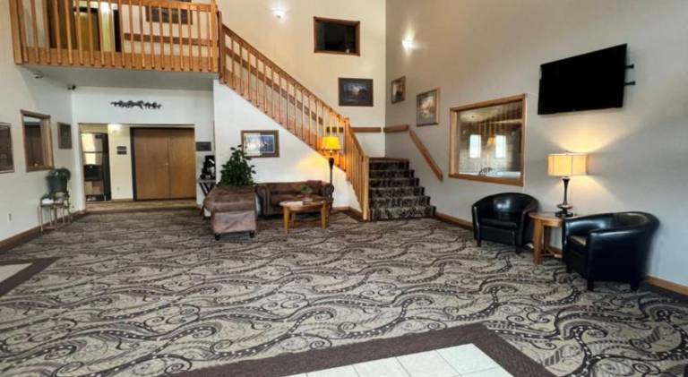 Serena Inn & Suites — photo 3