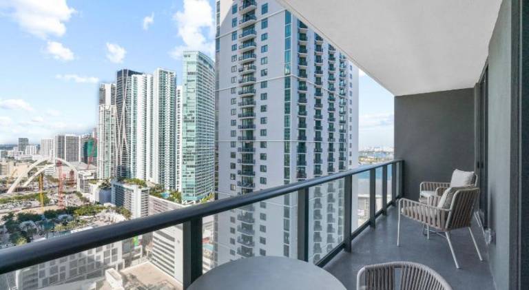 Luxury 2-Bdrm Condo in the Heart of Downtown Miami — photo 5