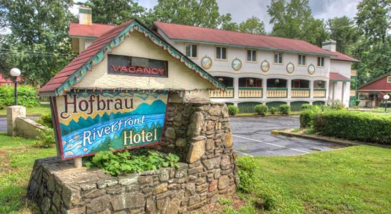 Hofbrau Riverfront Hotel — photo 3