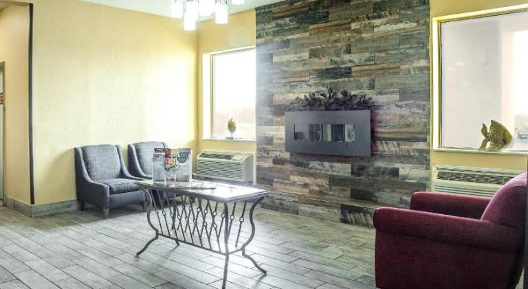 Super 8 By Wyndham Indianapolis South — photo 2