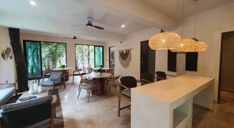 Villa with pool — photo 5