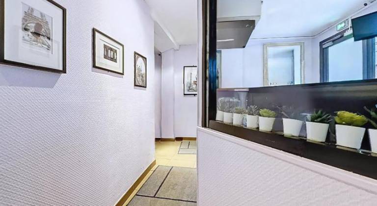 Au Fleuri hotel — photo 4