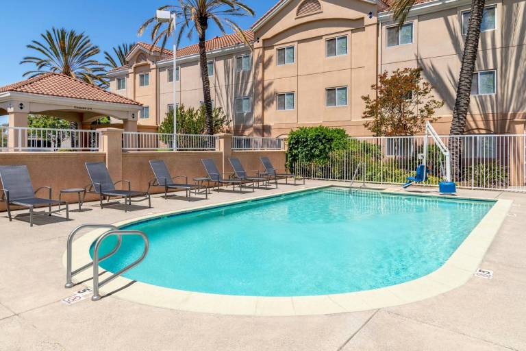 Fairfield by Marriott Inn & Suites San Francisco San Carlos — photo 3