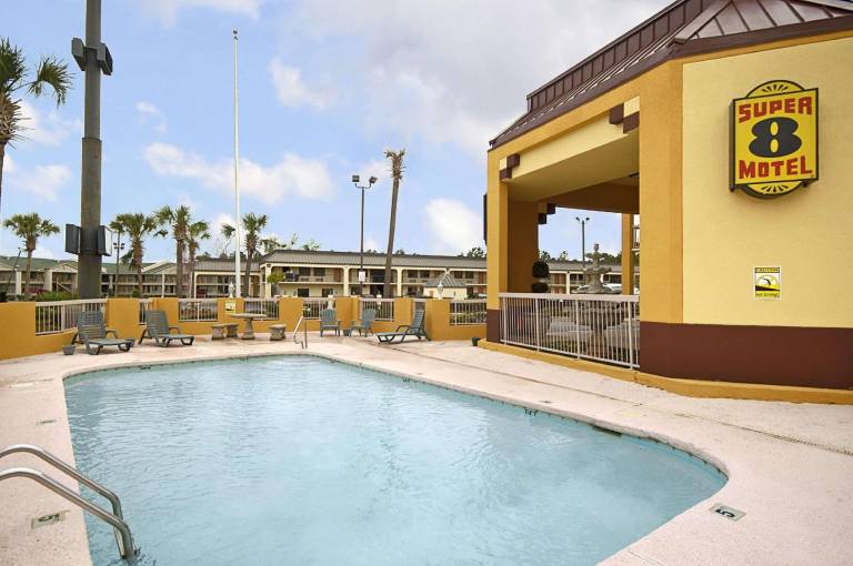 Super 8 By Wyndham Mobile/Tillmans Corner in Mobile, AL