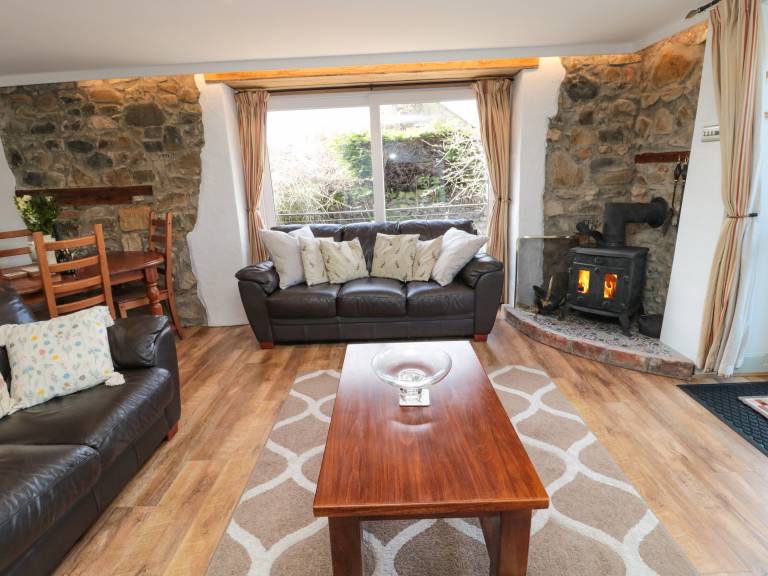 Cottage with patio & garden — photo 3