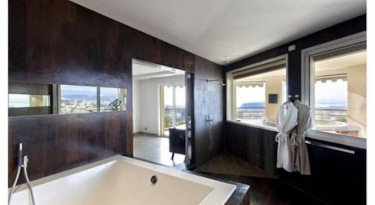 Villa with private pool, barbecue & hot tub — photo 3