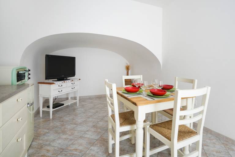 Apartment with 1 room for 4 persons — photo 2