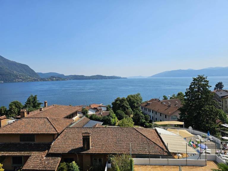 Pleasant rental apartment with pool & patio | Lake view | Pet-friendly in Verbania