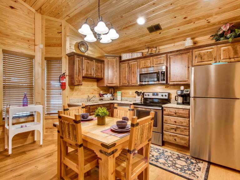 Vacation home with fast internet, jacuzzi & grill | City view — photo 5
