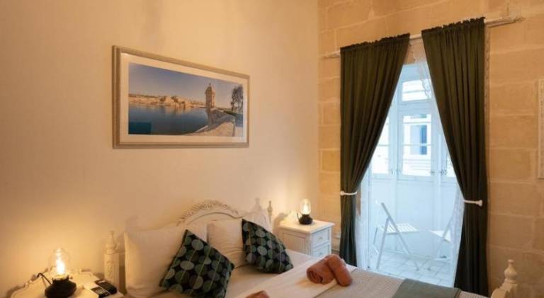 House with 1 room for 8 persons in St. Julian's