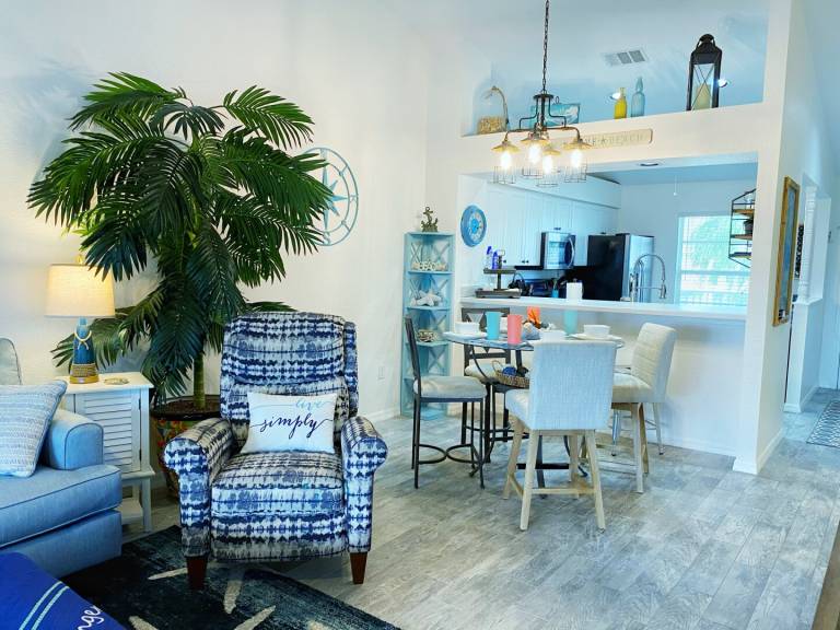 Condo with heated pool | Water view — photo 5