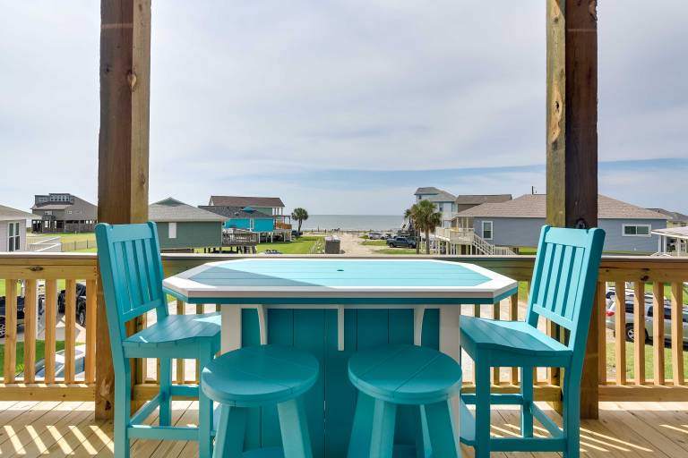Steps to Coast! Beach Home w/ 2 Decks in Galveston — photo 3
