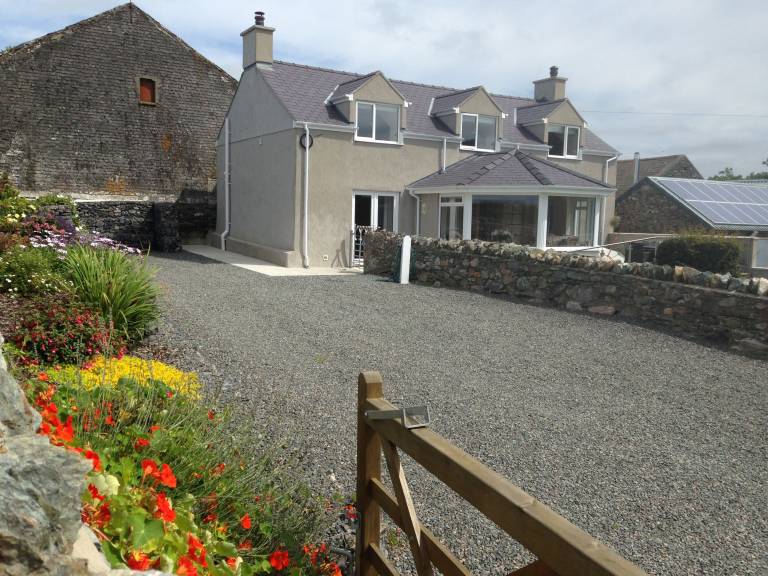 Cottage  Llanrhyddlad