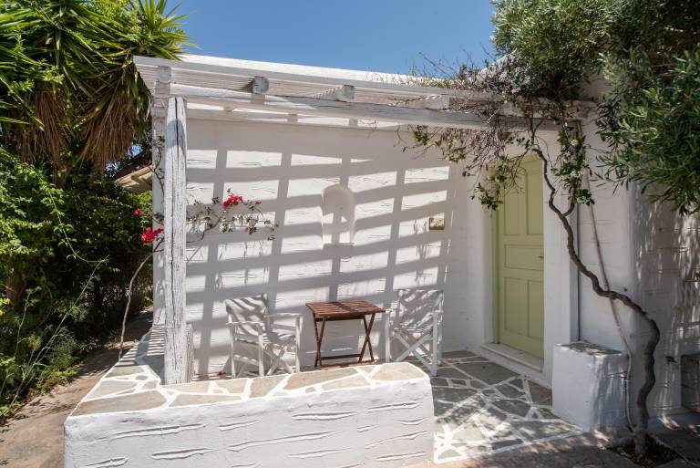 Holiday Home 'Green Retreats 2 Paros' with Mountain View, Wi-Fi and Air Conditioning in Paros