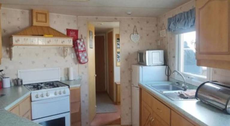104-2 coral beach 8 berth 4 ADULTS MAX LEAD PERSON MUST BE OVER 30 — photo 5