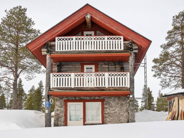 Beautiful vacation home with sauna & patio | Pet-friendly — photo 5
