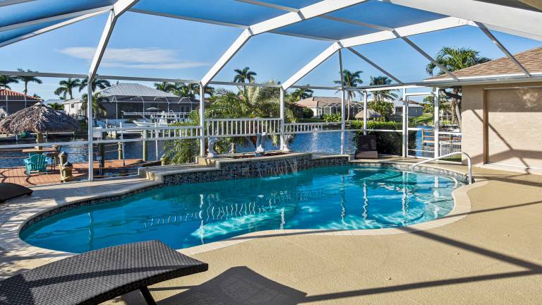 Fully equipped villa with terrace, grill & heated pool | Suitable for remote work | Dogs allowed in Cape Coral, FL