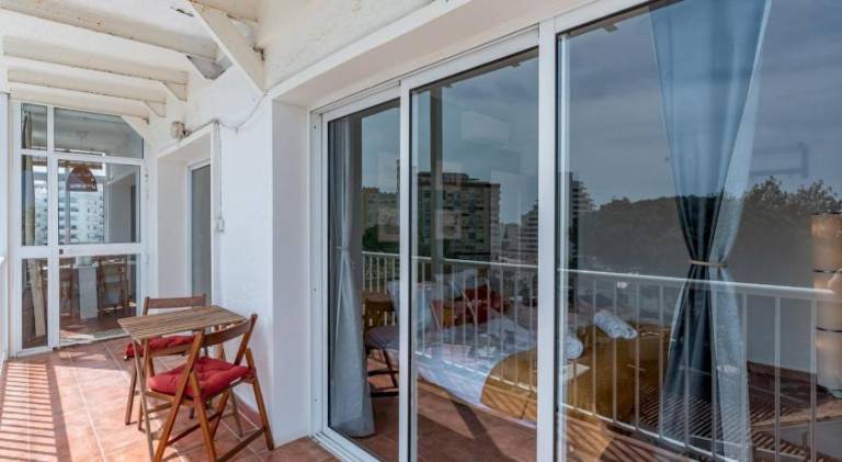 Entire well located 3 Bed Seaview Apartment Pass the Keys — photo 4