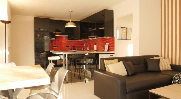 Rental apartment with yard & terrace — photo 5