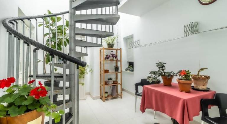 Hostal - Restaurante La Buena Villa by Vivere Stays — photo 3