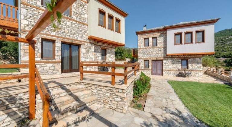 Villa with BBQ, patio & yard | Good for workation | Pets are welcome — photo 4