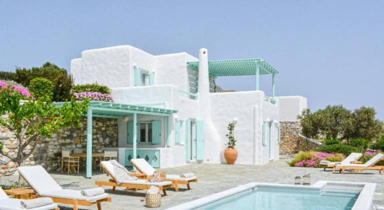 House with private pool, terrace & yard in Paros