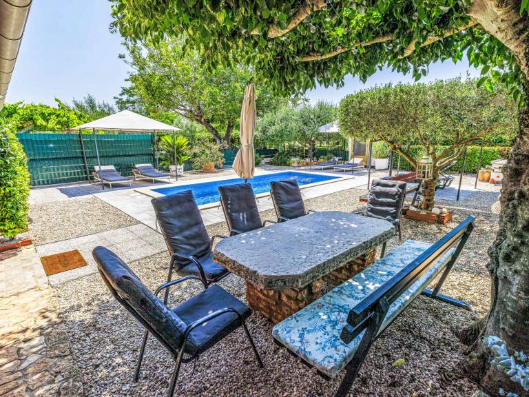 Vacation home with yard, grill & terrace — photo 2