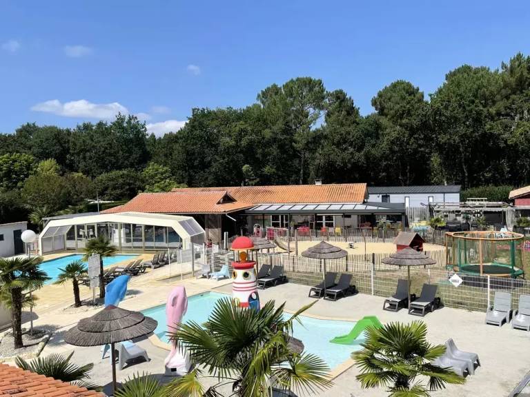 Caravan Saint-Sauveur