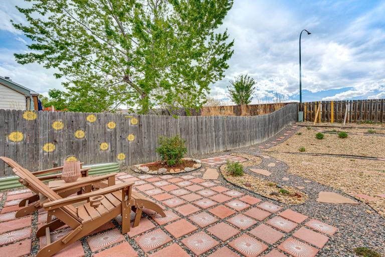 Steps to Dog Park! Westminster Home w/ Fire Pit — photo 4