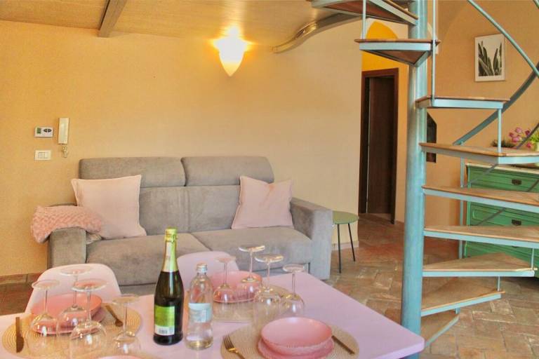 Pleasant rental apartment with patio & garden | Water view | Suitable for remote work | Pets allowed — photo 2
