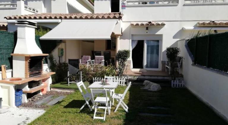Fully equipped ample vacation home with barbecue, terrace & yard | Dogs allowed in L'Escala