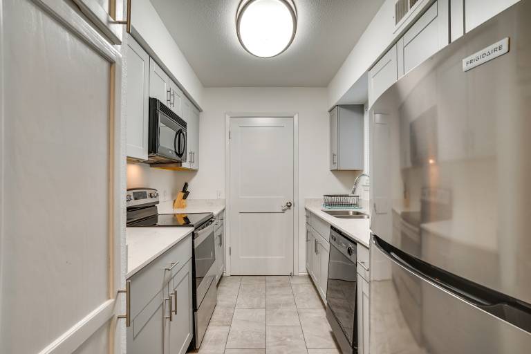 Unwind Fireside: Condo 2 Mi to White Rock Lake! — photo 2