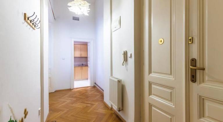 Rental apartment | Near Prague astronomical clock — photo 3