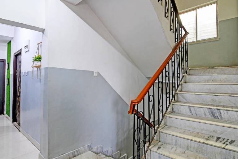 OYO 82026 BANGUR INN