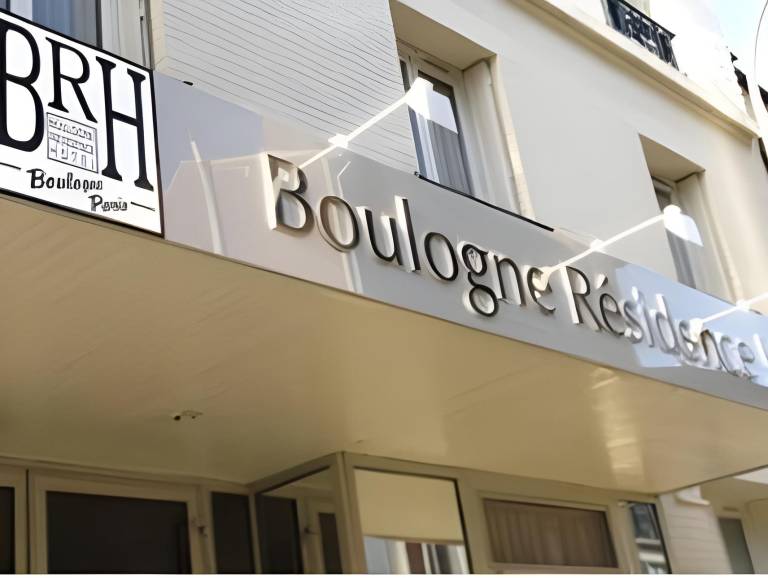 Serviced apartment for 10 persons in Clamart