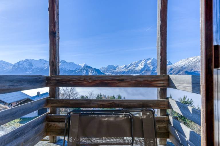 Apartment 'Regain 6' with Mountain View and Balcony in Huez