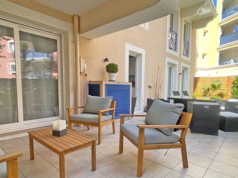 Holiday apartment with terrace in Sainte-Maxime