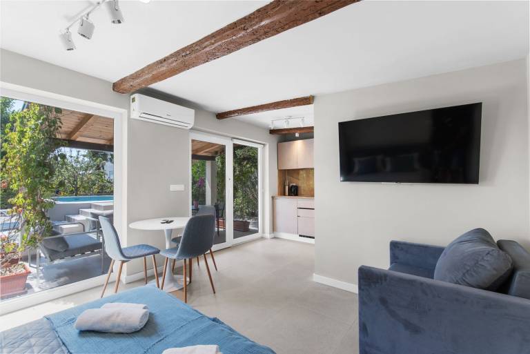 Harmonious private villa with pool, 800 metres to the beach — photo 5
