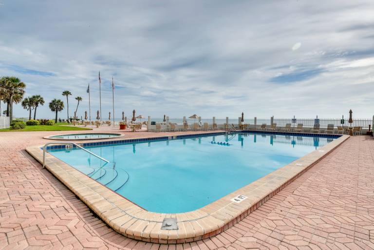 Daytona Beach Condo w Ocean View Balcony
