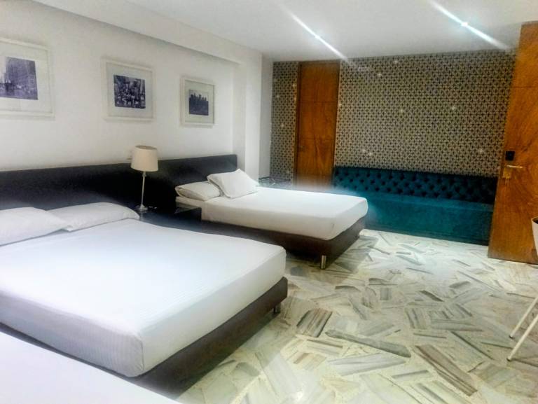 SCH&Ouml;NES FAMILIENZIMMER F&Uuml;R 4 PERSONEN