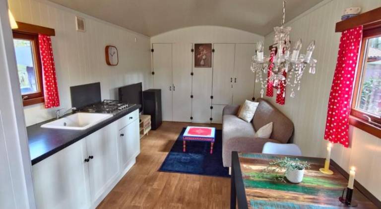 Chalet with hot tub — photo 3