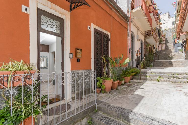 House with fast internet in Aci Castello