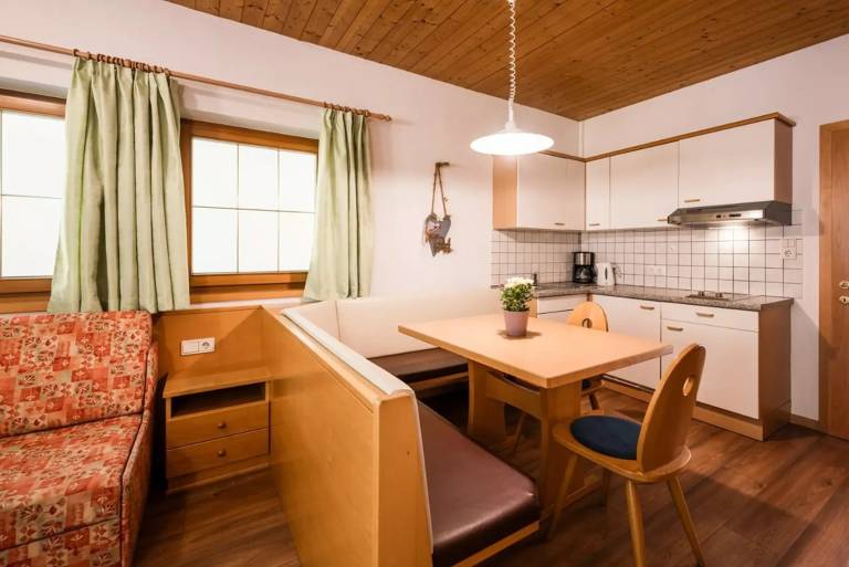 Pleasant rental apartment with barbeque & yard | Garden view | Ski nearby | Suitable for remote work | Dogs allowed — photo 3