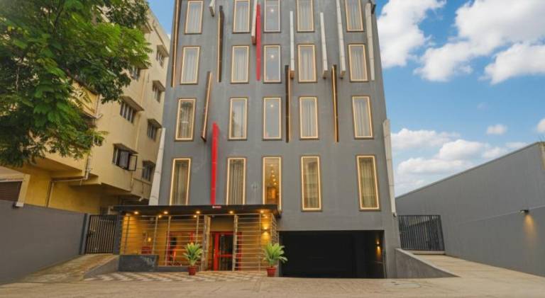 OYO Townhouse 112 Tilak Nagar Shivam Road