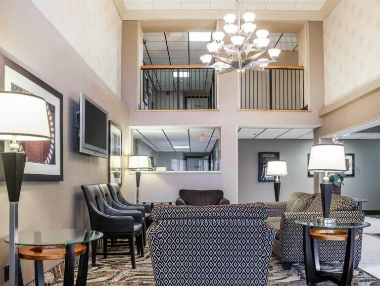 Comfort Inn & Suites Alexandria West — photo 3