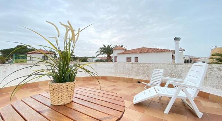VILLA CAMBRILS BEACH Parking Gratis — photo 5