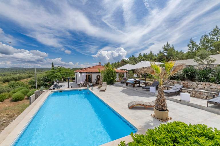 House of Freedom by aneo travel in Jelsa