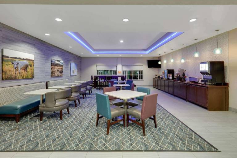 La Quinta Inn & Suites by Wyndham Big Spring — photo 3