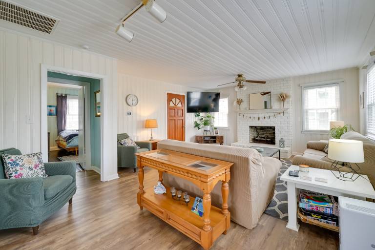 Carolina Beach Home w/ Private Deck: Walk to Shore — photo 4